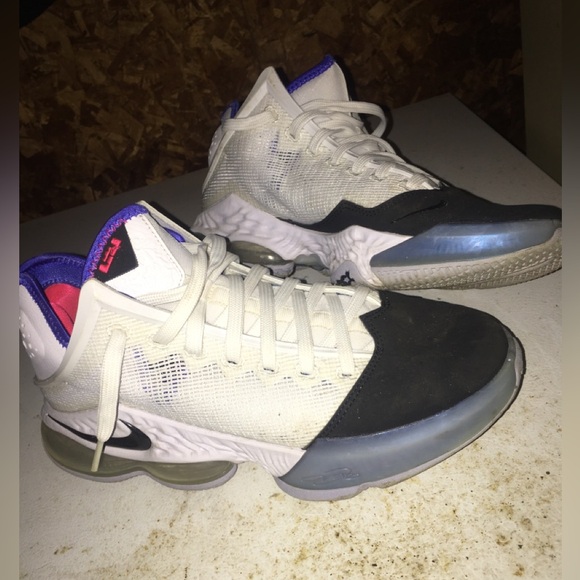 Nike LeBron XIX 19 Low Black Toe White Sneakers Shoes DH1270-100 Men's Size 8.5 - Picture 3 of 7